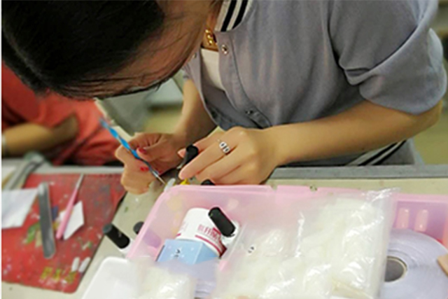 学美容还是学纹绣好